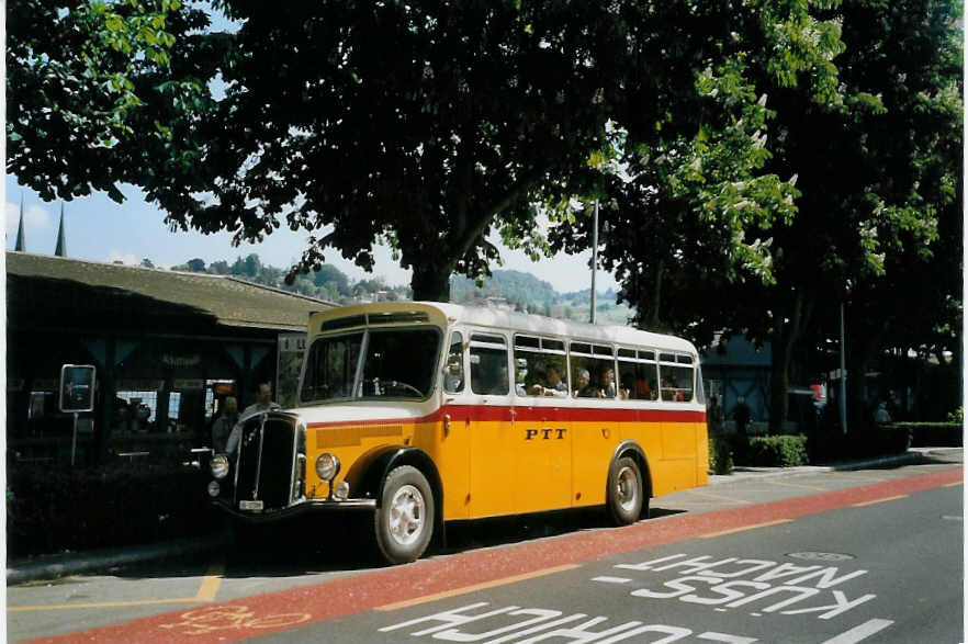 (067'723) - Brndli, Elfingen - AG 17'399 - Saurer/Hess am 23. Mai 2004 beim Bahnhof Luzern