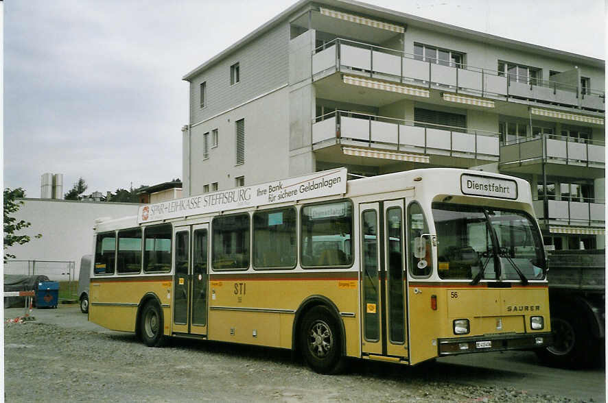 (068'803) - STI Thun - Nr. 56/BE 413'456 - Saurer/R&J am 1. Juli 2004 in Thun, Garage