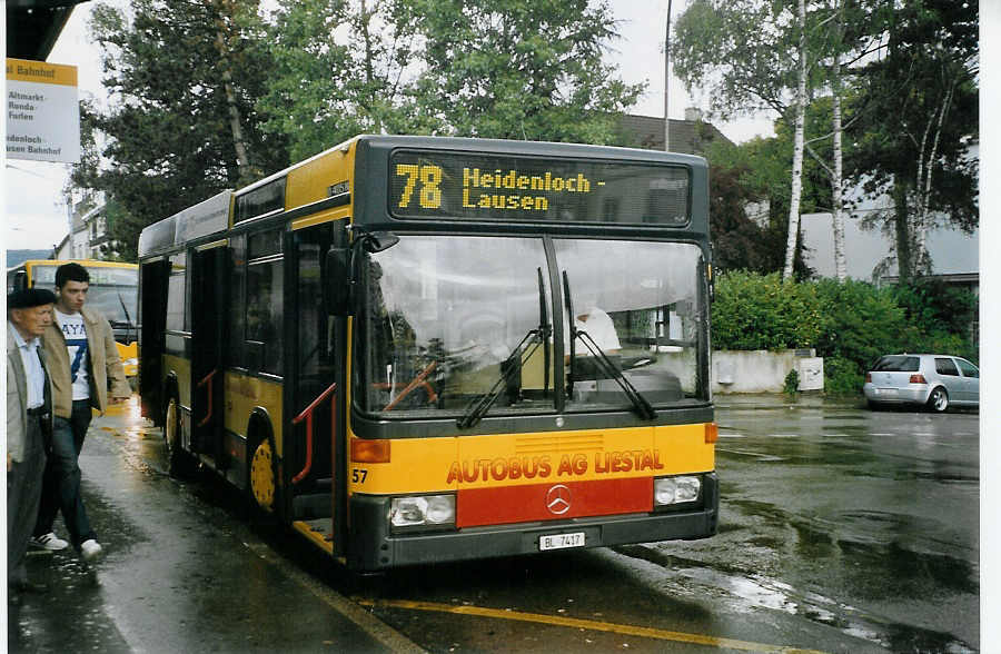 (069'227) - AAGL Liestal - Nr. 57/BL 7417 - Mercedes am 10. Juli 2004 beim Bahnhof Liestal
