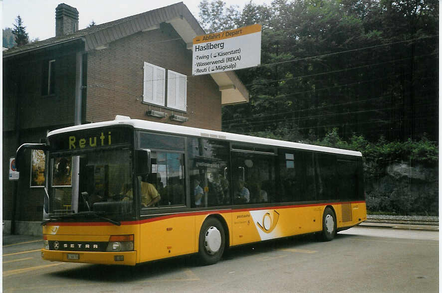 (069'429) - AVBB Schwanden - BE 568'700 - Setra am 17. Juli 2004 auf dem Brnigpass