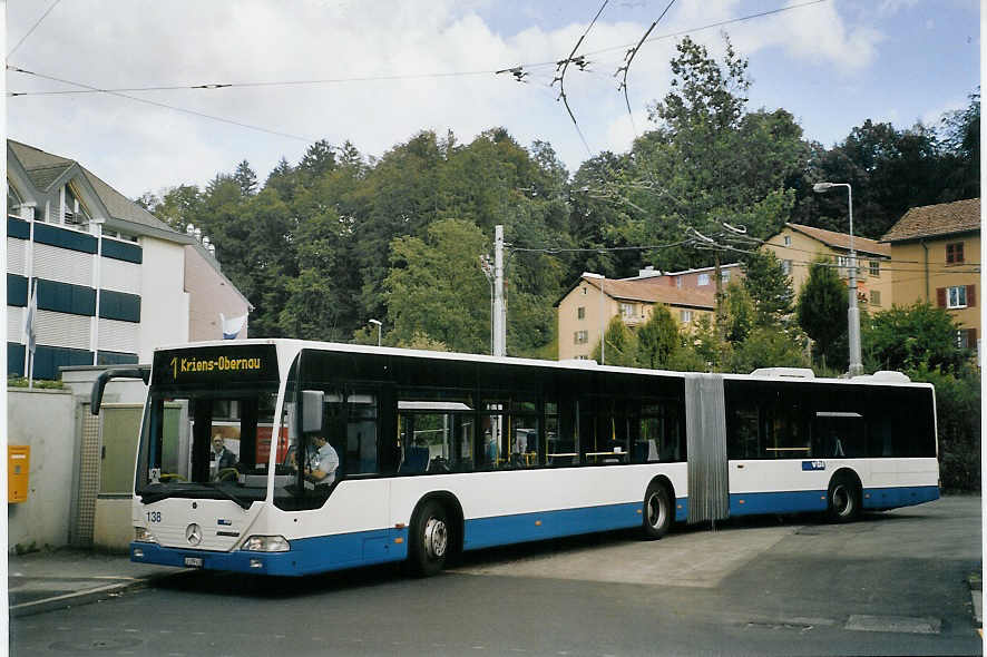 (070'304) - VBL Luzern - Nr. 138/LU 199'438 - Mercedes am 21. August 2004 in Luzern, Maihof