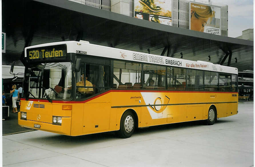 (070'816) - PostAuto Zrich - Nr. 32/ZH 781'186 - Mercedes (ex P 25'295) am 11. September 2004 in Zrich, Flughafen