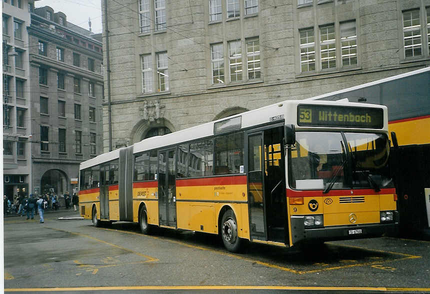 (072'030) - Cars Alpin Neff, Arbon - Nr. 9/TG 67'500 - Mercedes am 11. Oktober 2004 beim Bahnhof St. Gallen