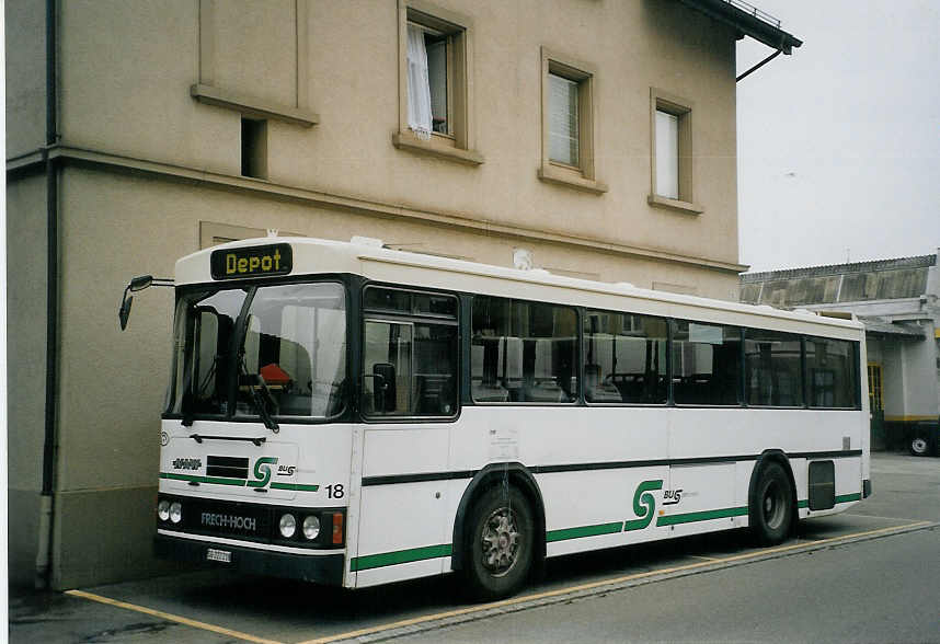 (072'111) - BOS Wil - Nr. 18/SG 222'218 - NAW/FHS (ex Bus-Halter, Wil Nr. 18) am 11. Oktober 2004 in Wil, Garage