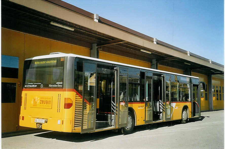 (072'309) - PostAuto Nordwestschweiz - BL 170'211 - Mercedes (ex P 25'246) am 24. Oktober 2004 in Laufen, Garage