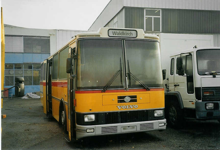 (072'706) - Casutt, Gossau - Nr. 8 - Volvo/Lauber am 27. November 2004 in Biel, BTR