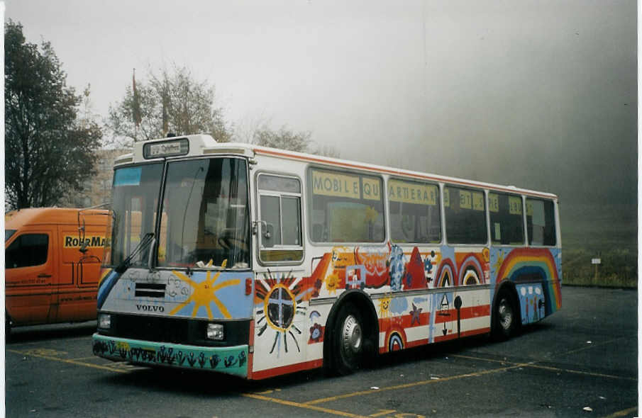 (073'011) - Kirchgemeinde, Steffisburg - Volvo/R&J (ex STI Thun Nr. 3; ex TSG Blumenstein Nr. 3) am 12. Dezember 2004 in Steffisburg, Ziegelei