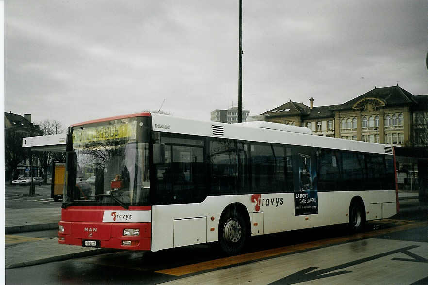 (073'610) - TRAVYS Yverdon - VD 3712 - MAN am 1. Januar 2005 beim Bahnhof Yverdon