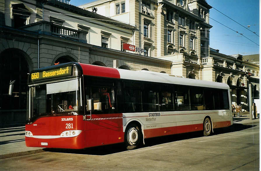 (073'913) - SW Winterthur - Nr. 281/ZH 719'281 - Solaris am 8. Januar 2005 beim Hauptbahnhof Winterthur