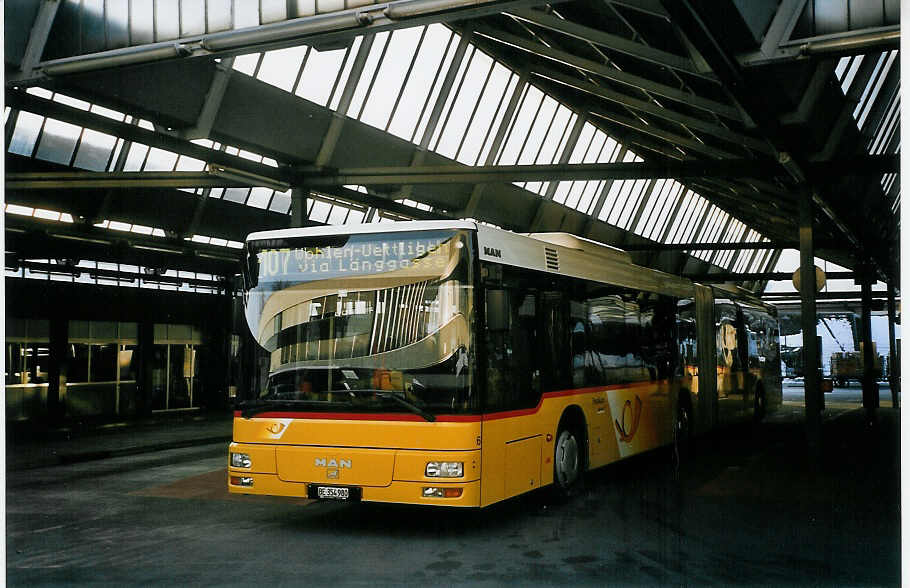 (074'420) - Steiner, Ortschwaben - Nr. 6/BE 354'980 - MAN am 10. Februar 2005 in Bern, Postautostation