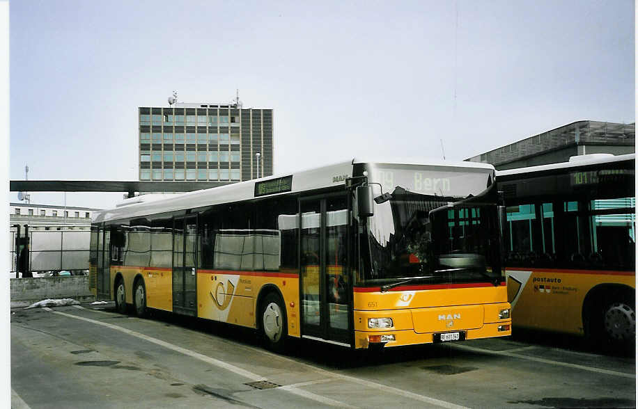 (074'430) - PostAuto Bern-Freiburg-Solothurn - Nr. 651/BE 601'341 - MAN am 10. Februar 2005 in Bern, Postautostation