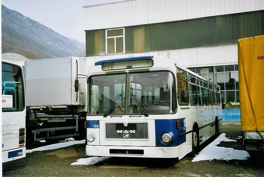 (074'816) - TL Lausanne - Nr. 120 - MAN (ex Nr. 369) am 22. Februar 2005 in Biel, BTR