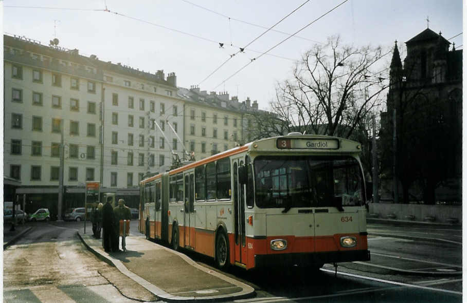 (074'833) - TPG Genve - Nr. 634 - FBW/Hess Gelenktrolleybus am 24. Februar 2005 beim Bahnhof Genve