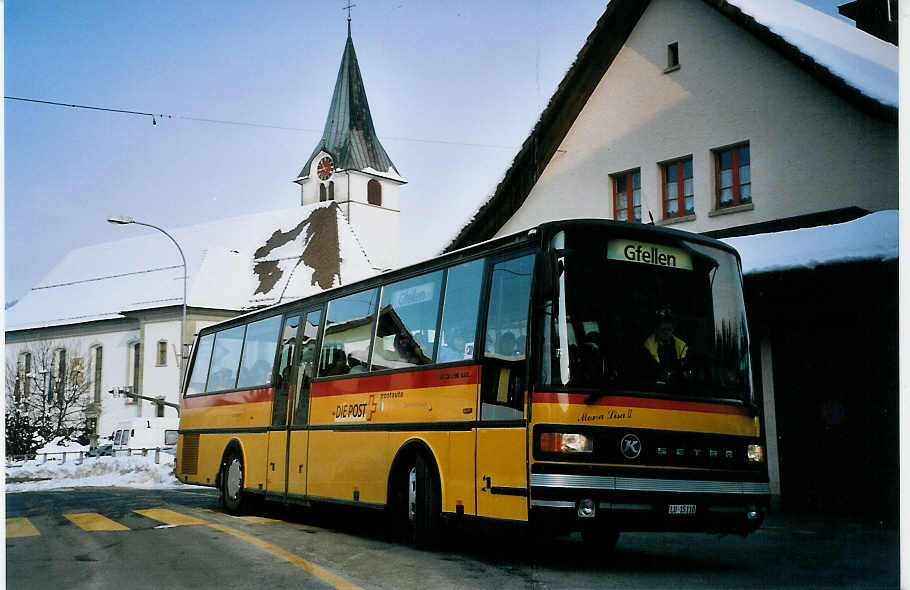 (075'204) - Huber, Entlebuch - LU 15'110 - Setra (ex Lang, Wenslingen) am 25. Februar 2005 in Entlebuch, Marktplatz