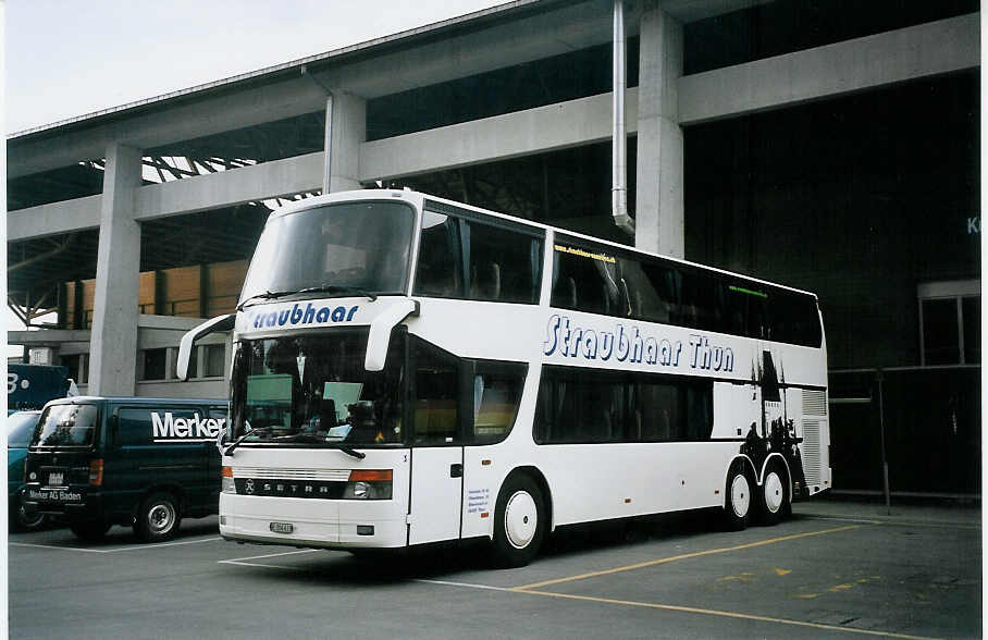 (076'614) - Straubhaar, Thun - Nr. 3/BE 206'633 - Setra am 17. Mai 2005 in Thun, Grabengut