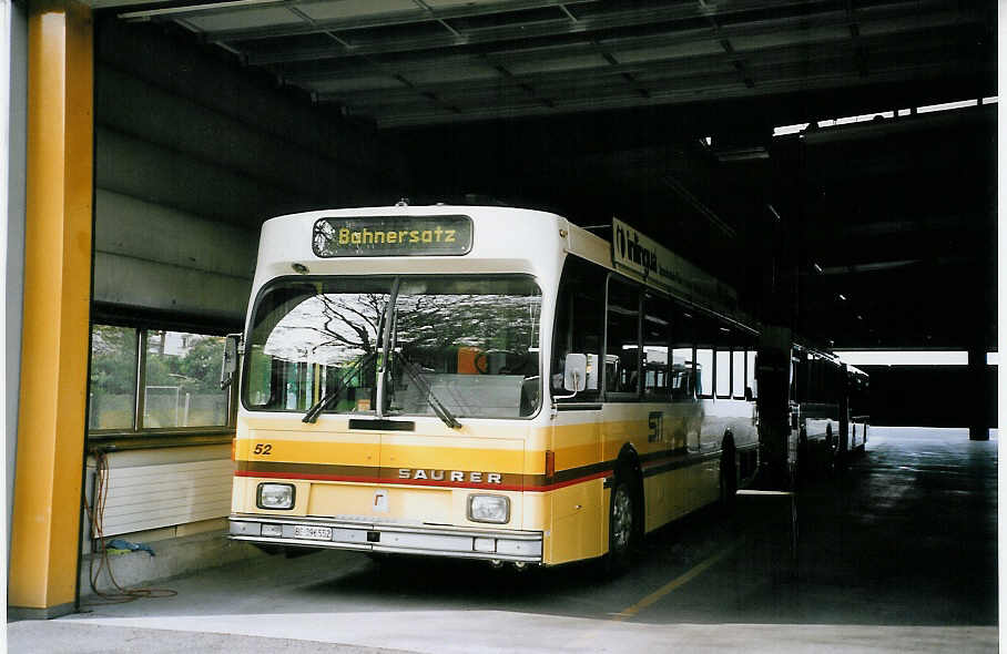 (076'619) - STI Thun - Nr. 52/BE 396'552 - Saurer/R&J am 20. Mai 2005 in Thun, Garage