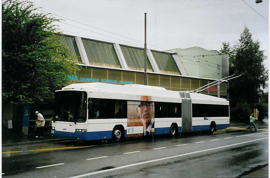 (078'404) - VBL Luzern - Nr. 202 - Hess/Hess Gelenktrolleybus am 11. Juli 2005 in Luzern, Brelstrasse