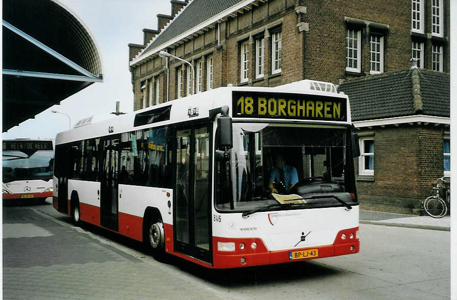 (079'019) - Stadsbus, Maastricht - Nr. 846/BP-LJ-43 - Volvo am 23. Juli 2005 beim Bahnhof Maastricht