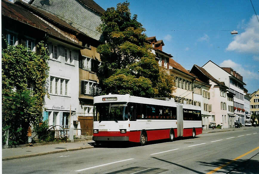 (080'126) - SW Winterthur - Nr. 122 - Saurer/FHS Gelenktrolleybus am 28. August 2005 in Winterthur, Technikum