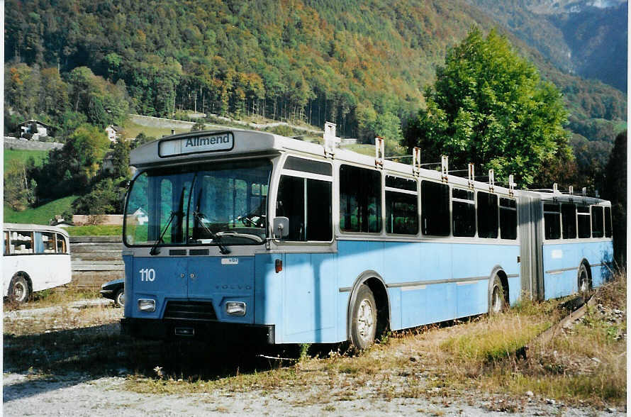 (081'207) - VBL Luzern - Nr. 110 - Volvo/Hess am 20. Oktober 2005 in Nfels