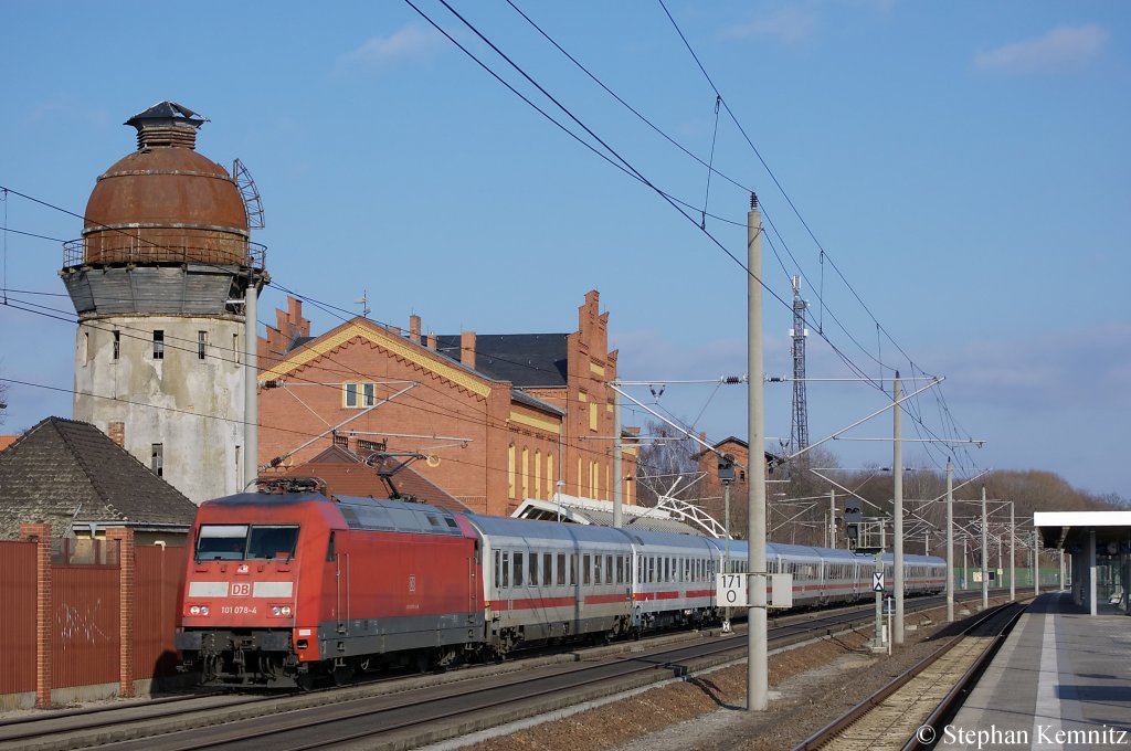 101 078-4 mit dem IC 142 nach Schiphol (Airport) in Rathenow. 05.03.2011