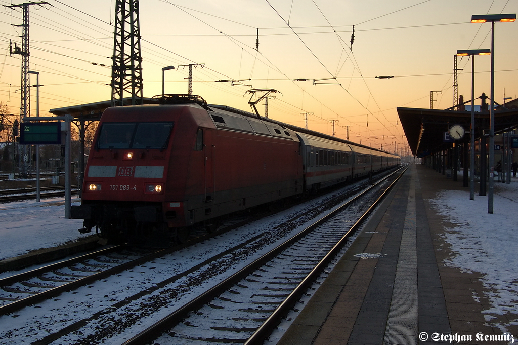 101 083-4 mit dem IC 145 von Schiphol (Airport) nach Berlin Ostbahnhof in Stendal. 31.01.2012