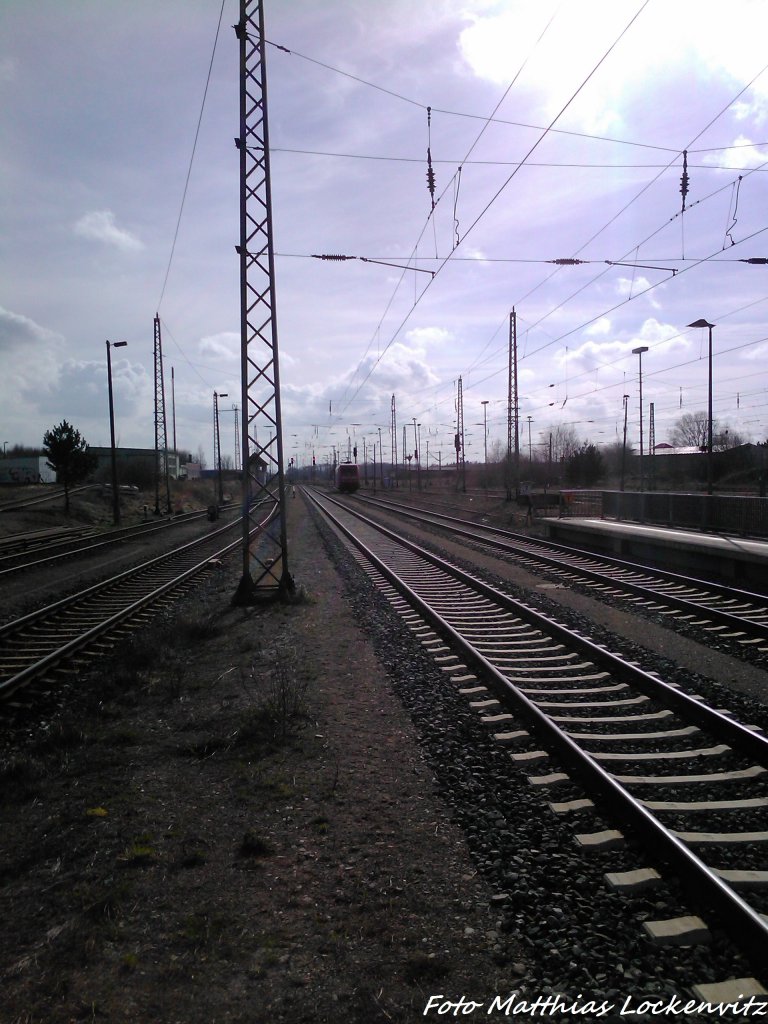 101 085-9 Solo unterwegs beim Verlassen des Bahnhofs Bergen auf Rgen am 19.4.13