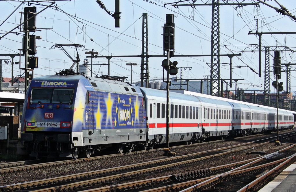 101 101-4 mit IC 2158 nach Frankfurt am 26.09.11 in Fulda