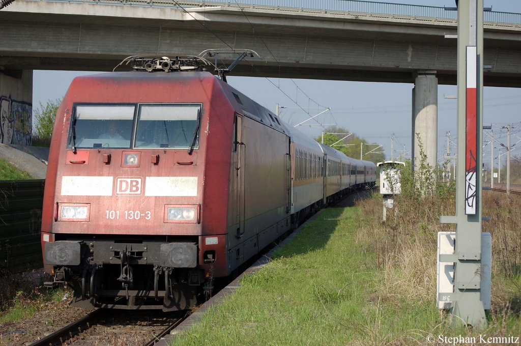 101 130-3 mit dem CNL 451 von Paris Est nach Berlin Hbf(tief) in Wustermark. 19.04.2011