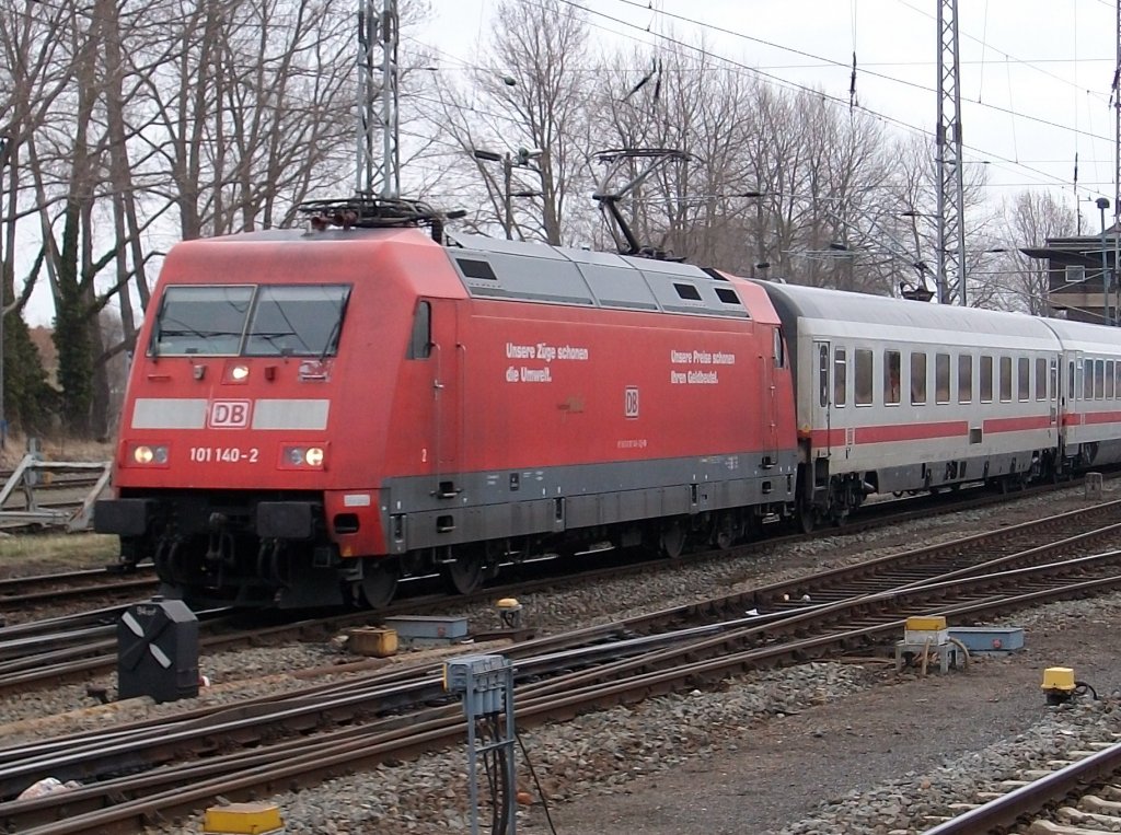 101 140 erreichte am 09.April 2010 den Stralsunder Hbf.