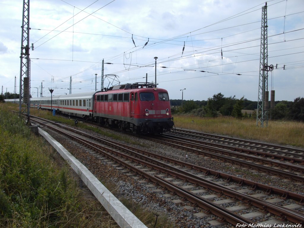 110 469-4 mit dem Ic 2553 mit ziel Ostseebad Binz bei der Einfahrt in Bergen auf Rgen am 10.8.13