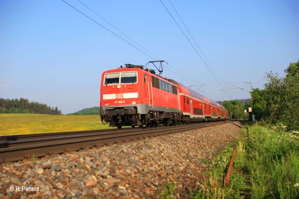 111 166-5 mit RE4255 Treuchtlingen - Mnchen bei Plling. 13.05.11