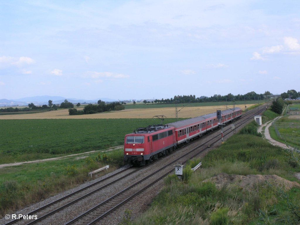 111 167-3 zieht bei Stephansposching die RB32124 Neumarkt(Oberpfalz). 08.08.09

