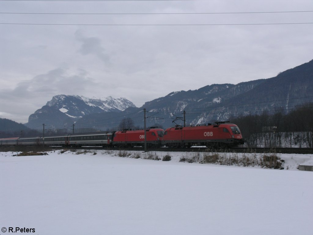 1116 040+096 ziehen ein OEC nach Bregenz kurz hinter Kufstein. 18.02.10