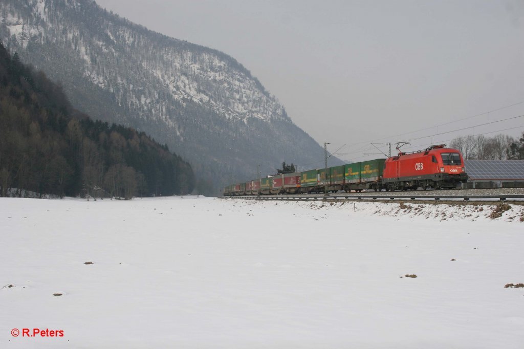 1116 137-9 mit dem TEC 42129 Wechselpritschen SAE/Arcese bei Niederaudorf. 04.02.12