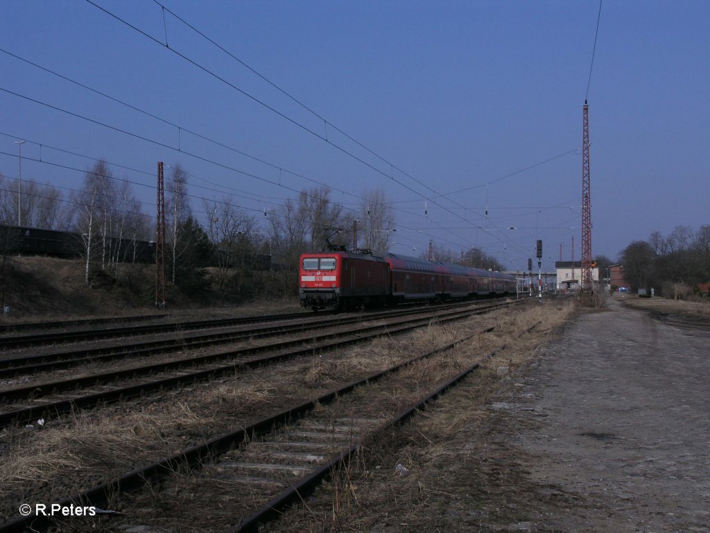 112 103 schiebt RE1 durch Ziltendorf. 09.03.11