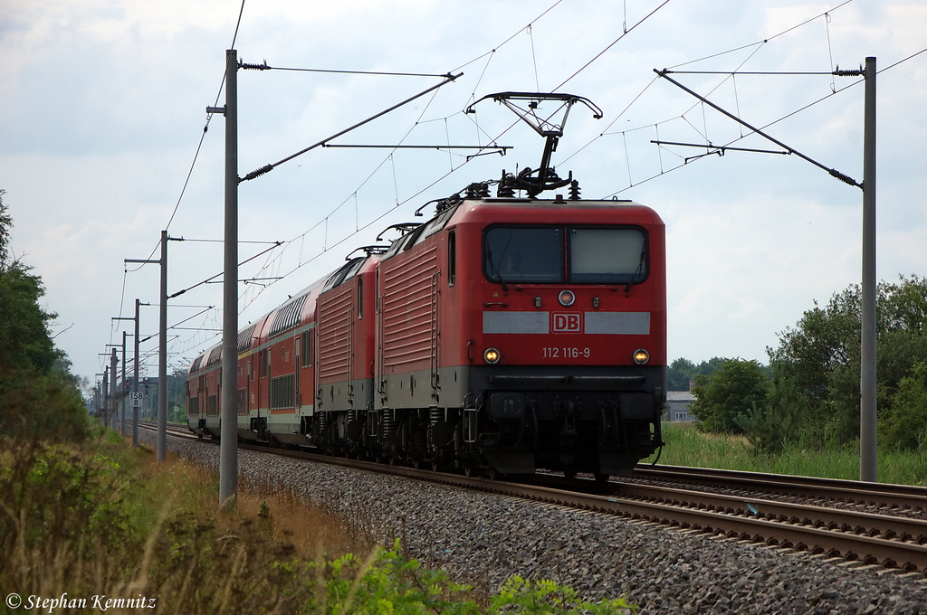 112 116-9 & 112 121-9 (defekt) mit dem RE4 (RE 92423) von Rathenow nach Falkenberg(Elster) bei Nennhausen. Dieser Umlauf fuhr eigentlich im 112er Sandwich aber dieser kam nur bis Nennhausen. In Nennhausen musste die 112 116-9 umgesetzt werden. Wie es mit dem Zug weiter ging und ob es einen Ersatzzug gab entzieht sich meiner Kenntnis. 06.07.2012