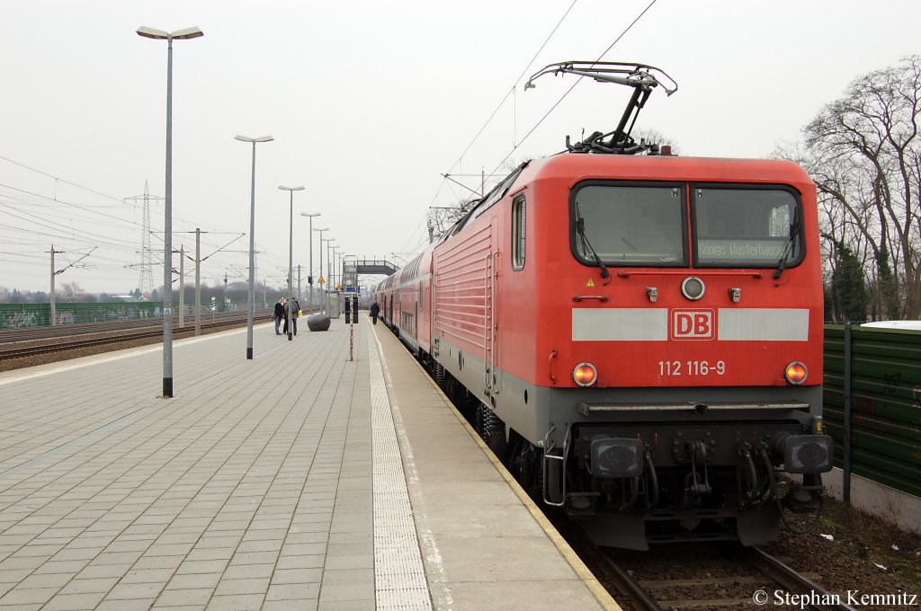 112 116-9 mit dem RE2 (RE 37377) nach Knigs Wusterhausen in Wustermark. 18.02.2011