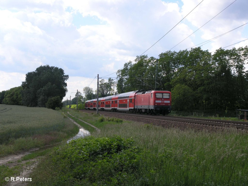 112 188-8 schiebt den RE38030 Magdeburg HBF bei Jacobsdorf(Mark) 02.06.09
