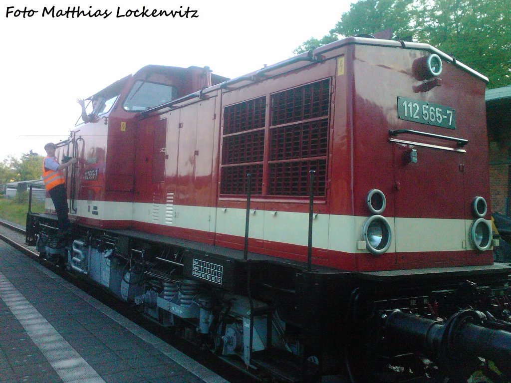 112 565-7 (202 565-8) Beim Bahnhofsfest Putbus am 18.5.+19.5.12 / Hier steht der Zug im Bahnhof Putbus am 19.5.12