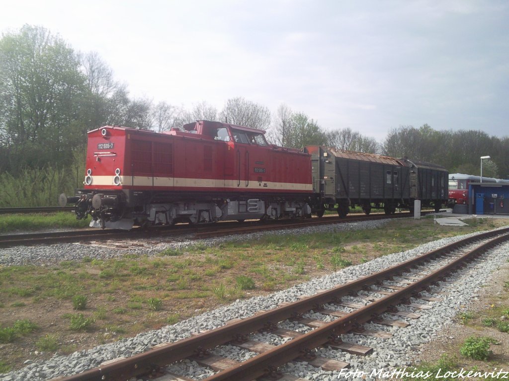 112 565-7 (DB 202 565-8) wieder Abgestellt in Putbus nach der Rangierei am 10.5.13