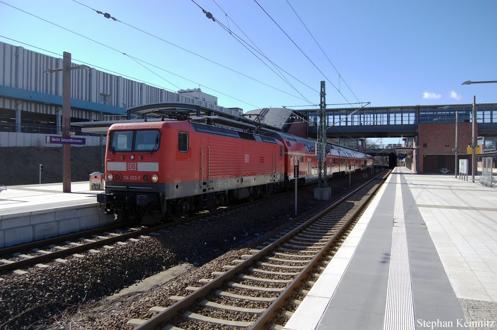 114 003-7 mit dem RE3 (RE 18312) nach Stralsund in Berlin Gesundbrunnen. 19.03.2011