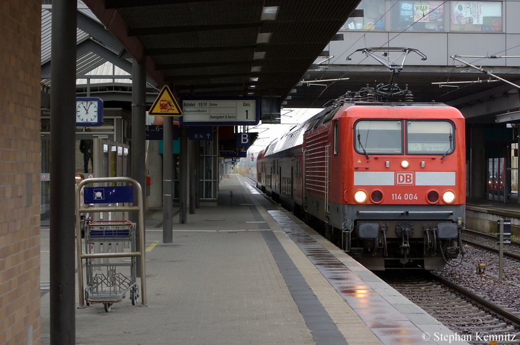 114 004 mit der RB20 (RB 28646) nach Hennigsdorf(b Berlin) in Potsdam Hbf. 16.11.2010