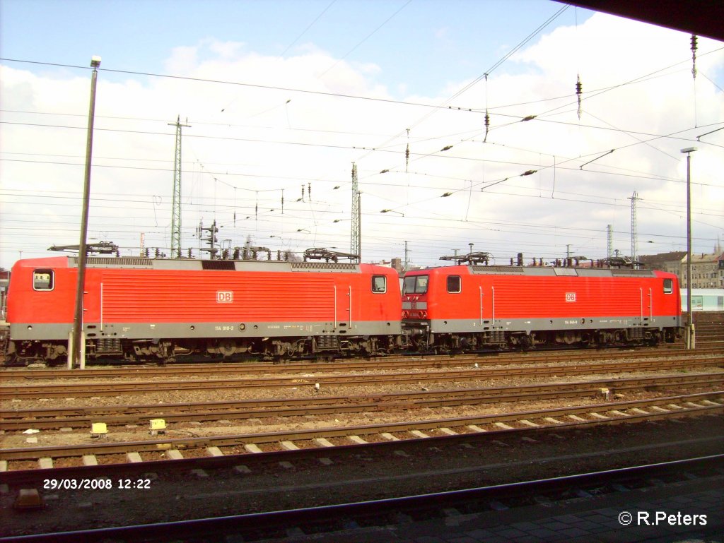 114 010-2 und 114 040-9 warten in Cottbus auf neue Aufgaben. 29.03.08