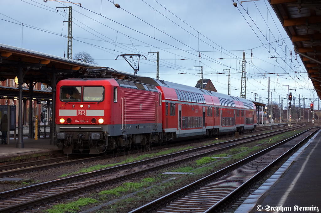 114 010-2 mit dem RE20 (RE 17712) von Halle(Saale) Hbf nach Uelzen in Stendal. 20.01.2012