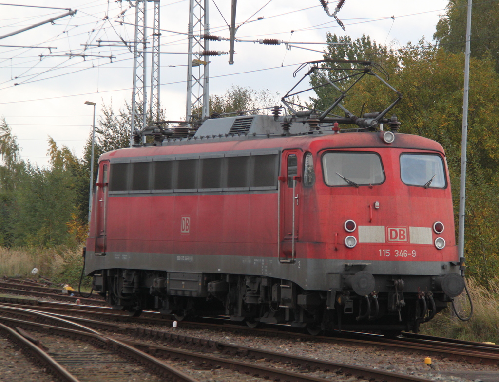 115 346-9 beim Rangieren am 14.10.2012 im Rostocker Hbf.