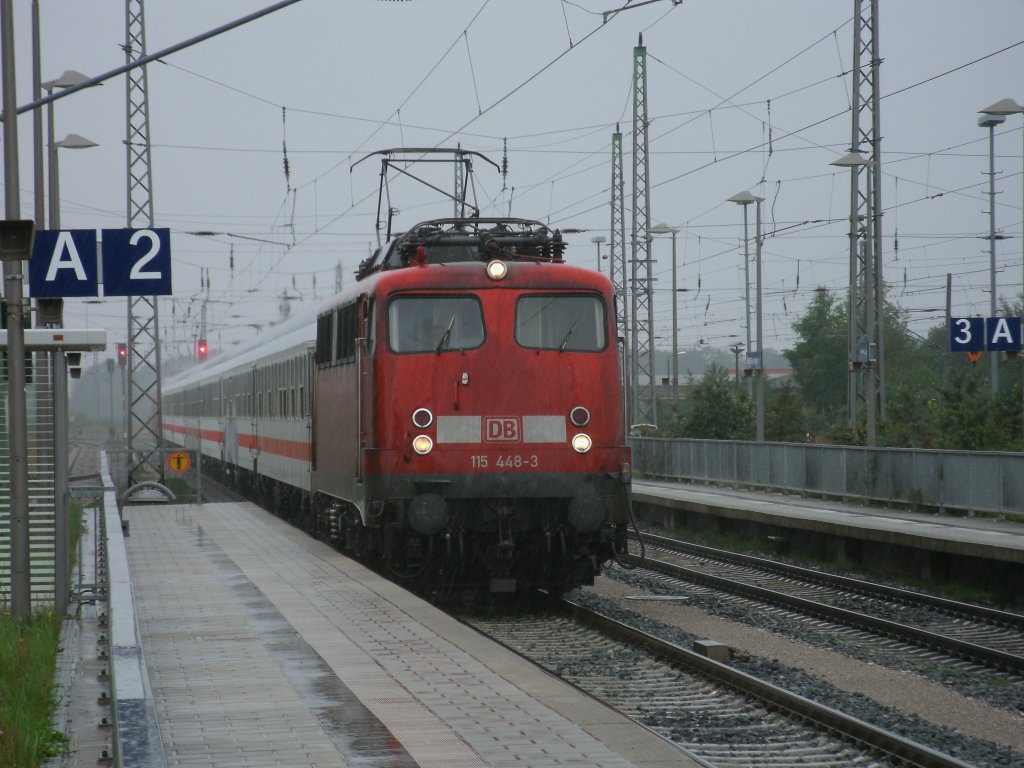 115 448 mit dem IC 2353 Erfurt-Binz,am 30.Juli 2011,erreichte Bergen/Rgen.