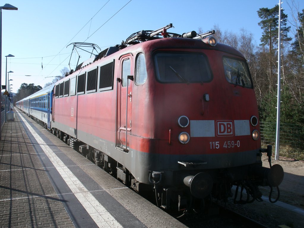 115 459-0 mit dem EC 379 Binz-Brno,am 06.April 2012,in Binz.