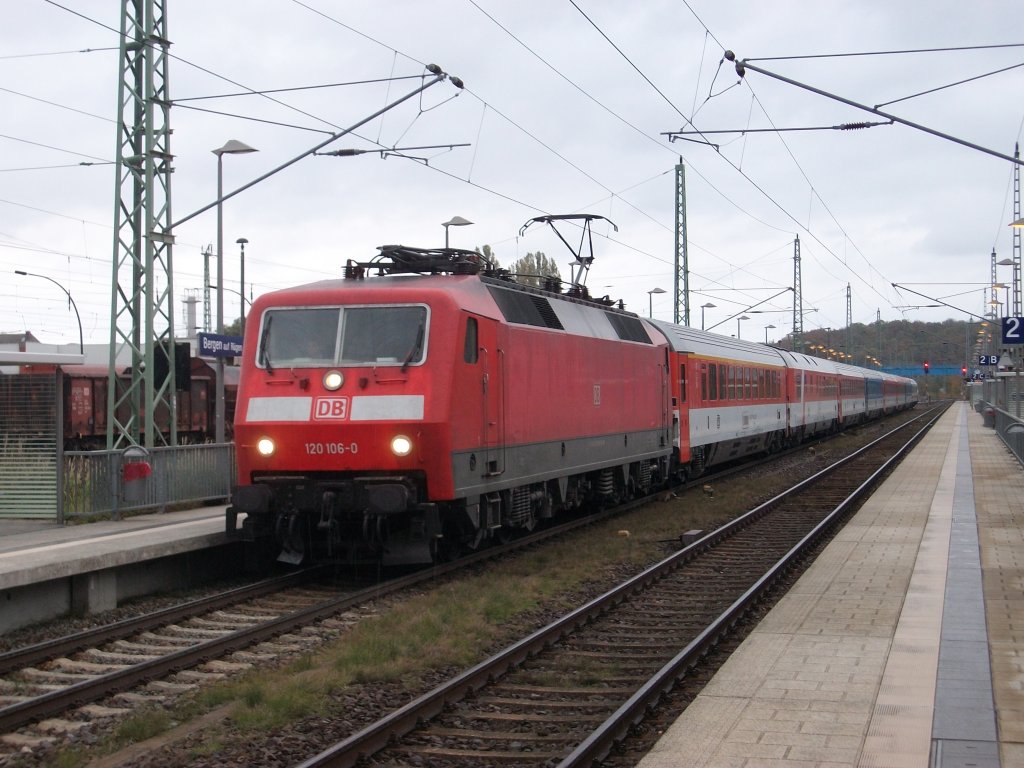 120 106 durfte am 24.Oktober 2010 das letzte Mal fr 2010,den EC 379 Binz-Brno,bespannen.