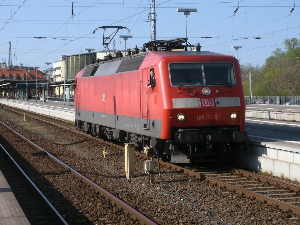 120 111 unterwegs am 23.April 2011 in Stralsund.